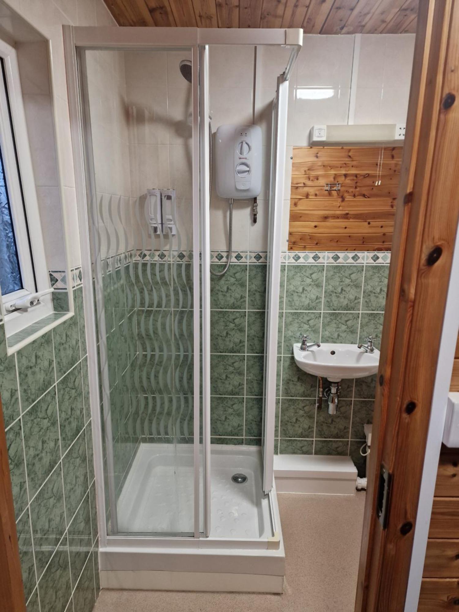 Woodvale Bungalow Little Haven Buitenkant foto